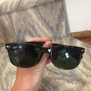 Authentic Ray Ban Wayfarer Tortoise Shell